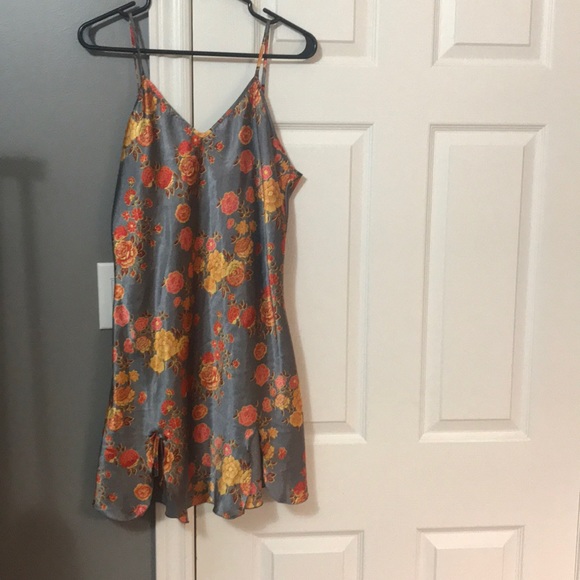 Night gown slip - Picture 1 of 1